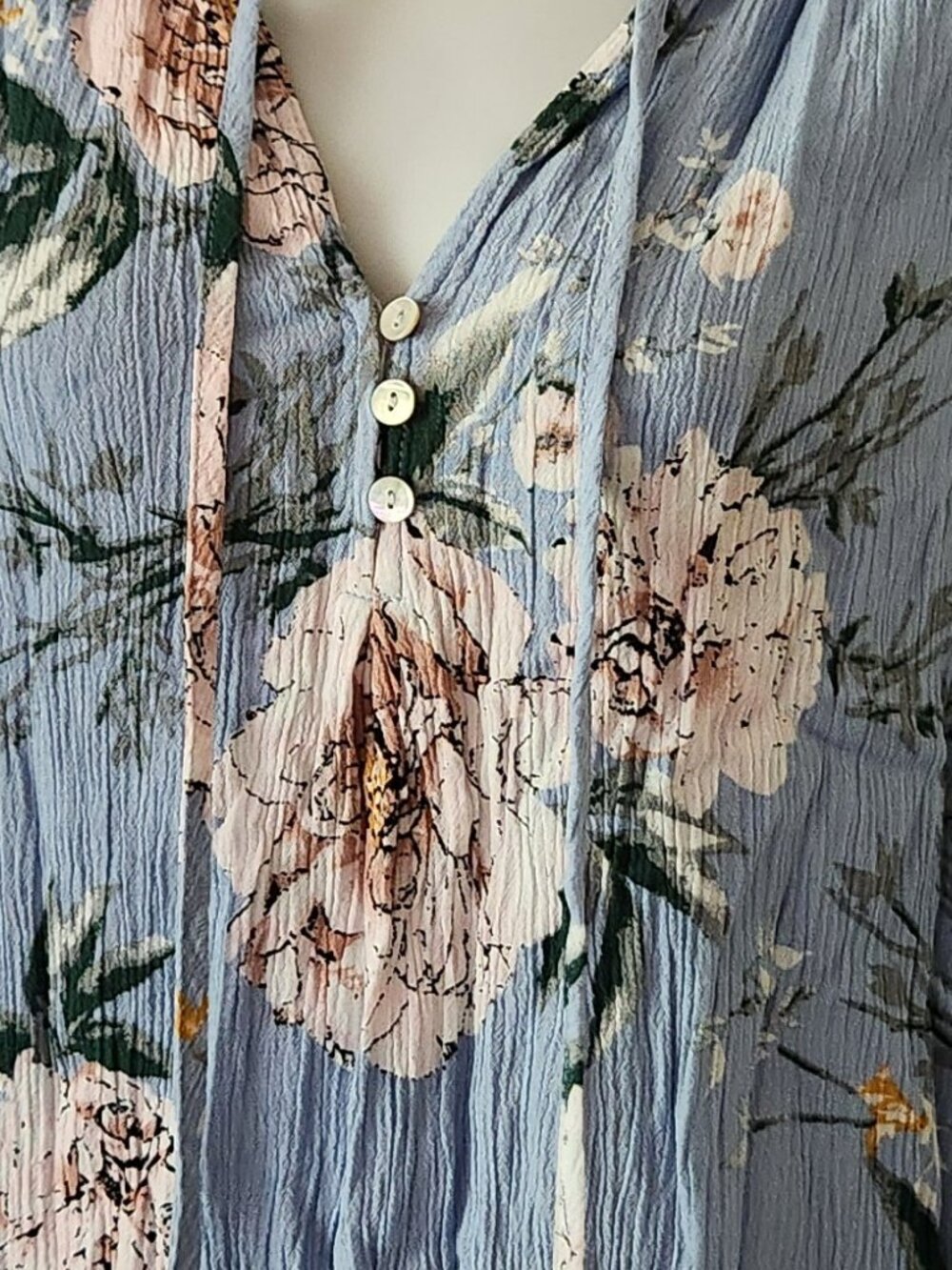 Staccato Sleeveless Floral Blouse sz L blue pink GUC - Picture 2 of 6